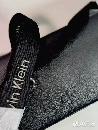 Компактная трендовая сумка Calvin Klein