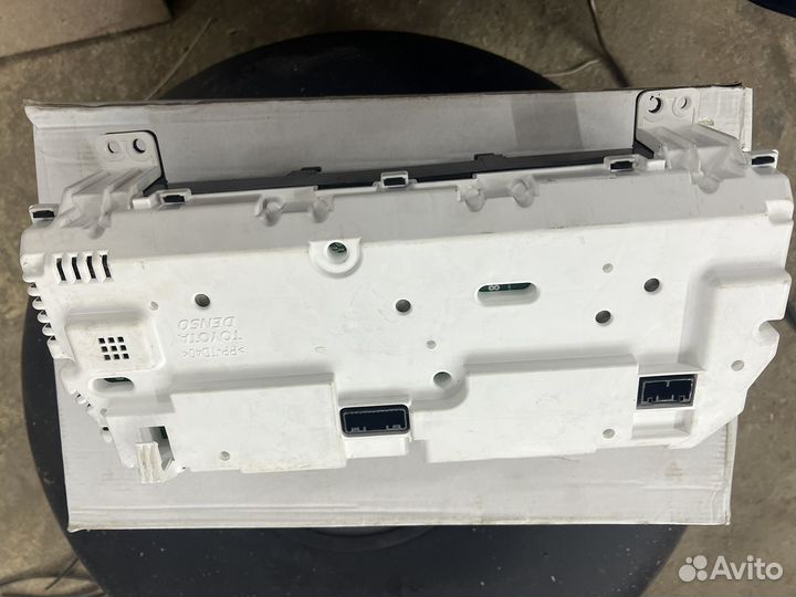 Щиток приборов toyota camry V50 83000-33L91