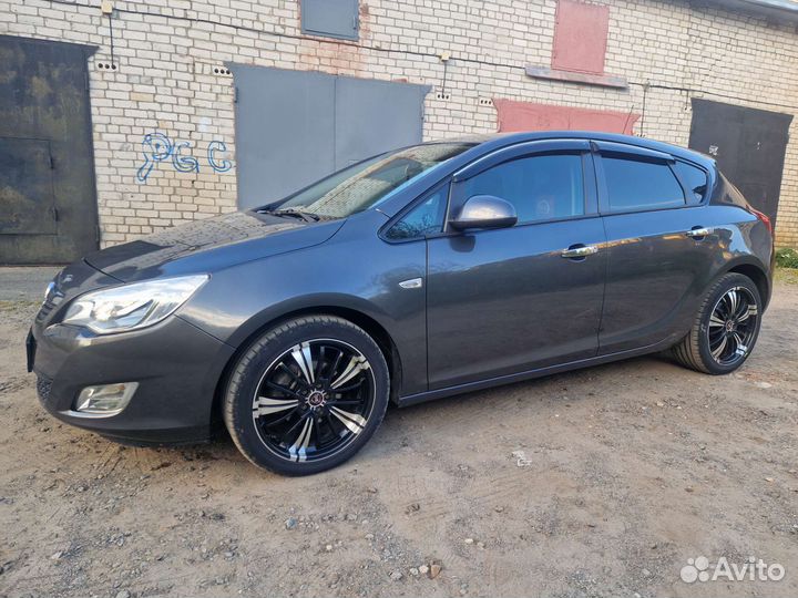 Opel Astra, 2012