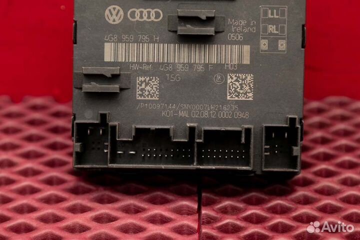 Блок управления дверьми задний левый Audi A6 C7