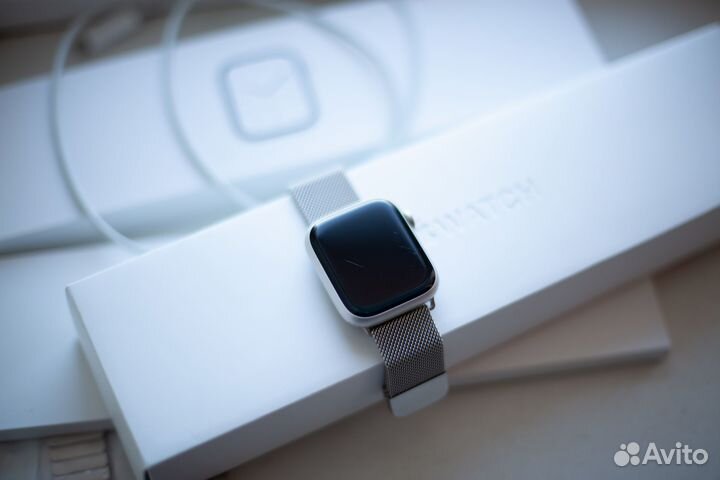 Apple Watch Series 7 45 mm Starlight