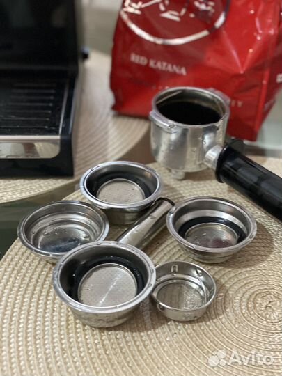 Кофеварка рожковая delonghi