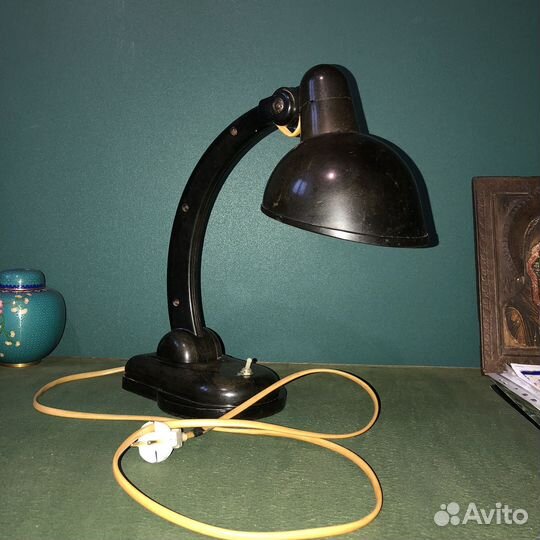 Винтажная настольная лампа карболит