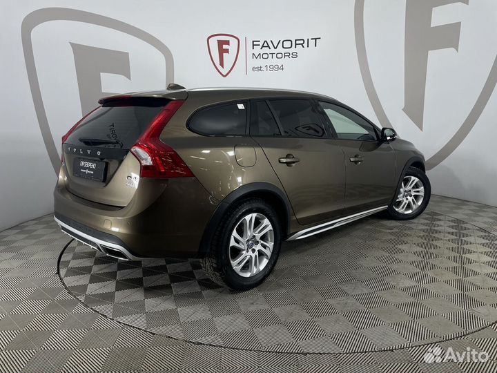 Volvo V60 Cross Country 2.4 AT, 2018, 177 000 км