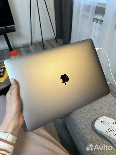 Apple MacBook Pro 15 2018 32 Гб 1Тб