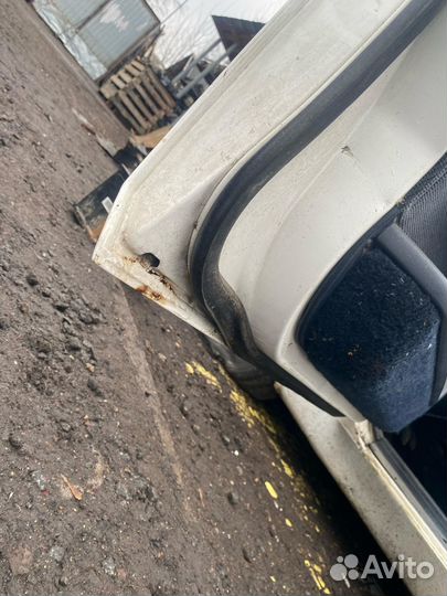 Дверь передняя левая Peugeot 605