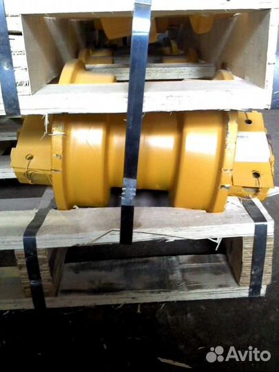 Каток однобортный 16Y-40-09000 Shantui SD16