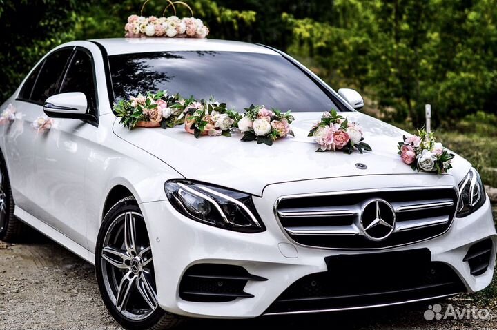 Свадебное украшение на авто