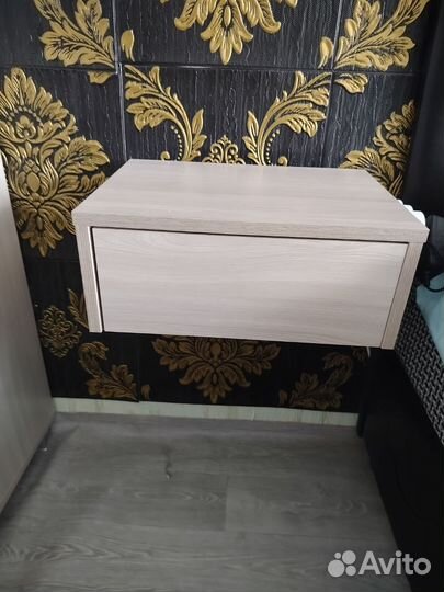 Угловой шкаф с зеркалом