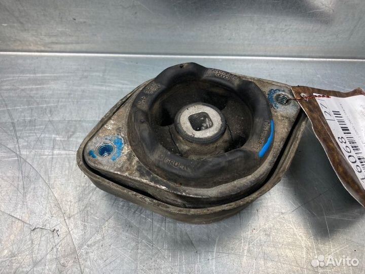 Опора кпп Volkswagen Passat B5 2000-2005