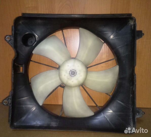 Вентилятор радиатора Honda CR-V 3. 2007-2012