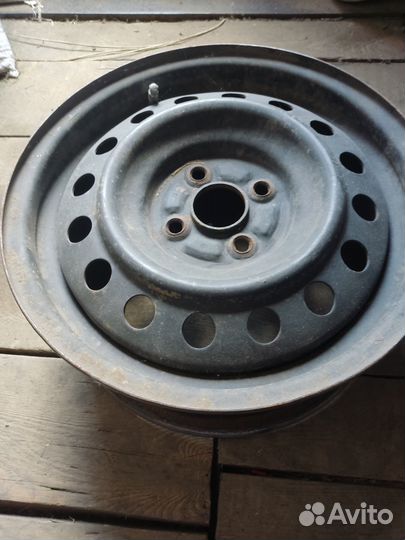 Продам диски на r 15 тойота королла