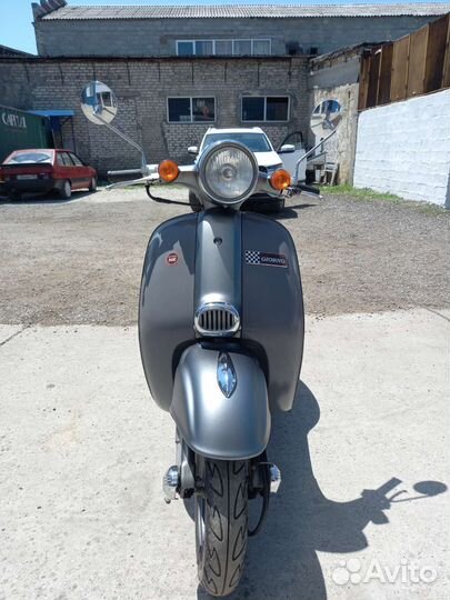 Ретро скутер Honda Giorno