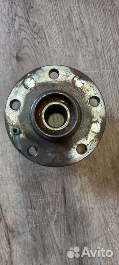 Ступица передняя Skoda Octavia A5 BSE 1.6