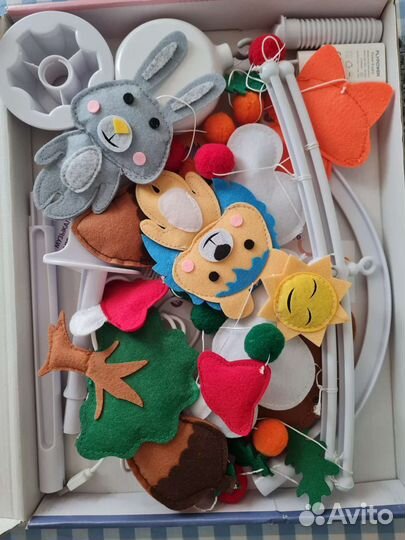 Мобиль на кроватку из фетра