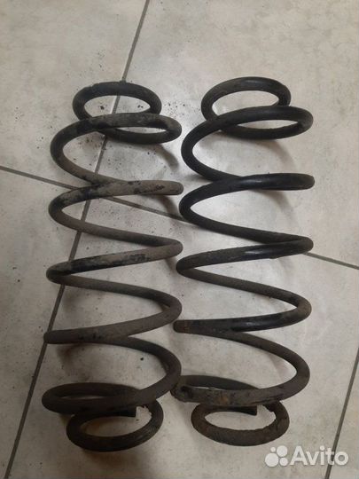 Пружина подвески задняя Toyota Yaris 1SZ FE 2003