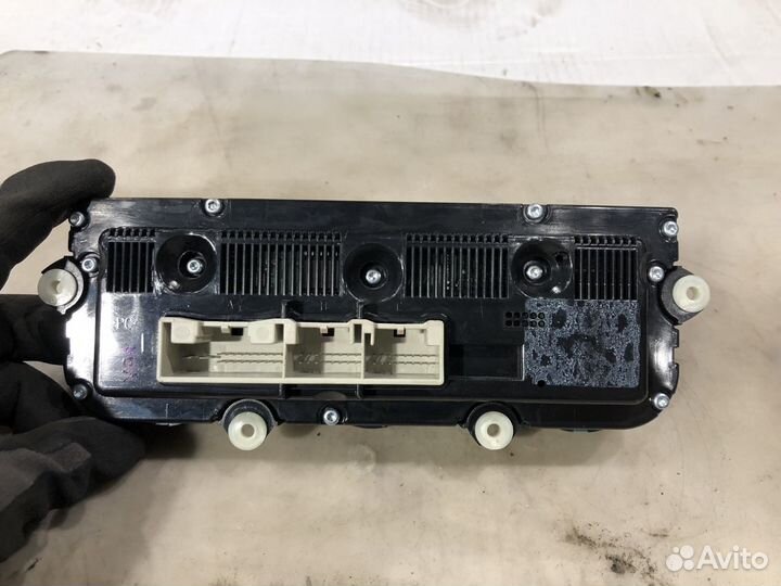 Блок управления печки на Volkswagen Golf 5