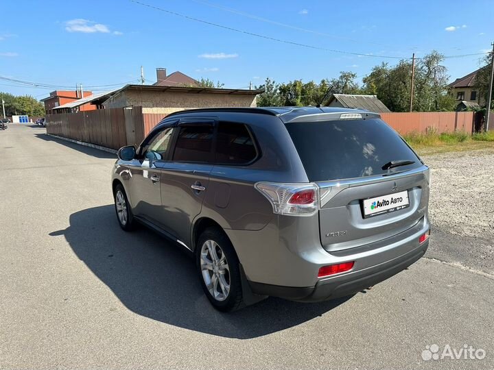 Mitsubishi Outlander 2.4 CVT, 2012, 215 550 км