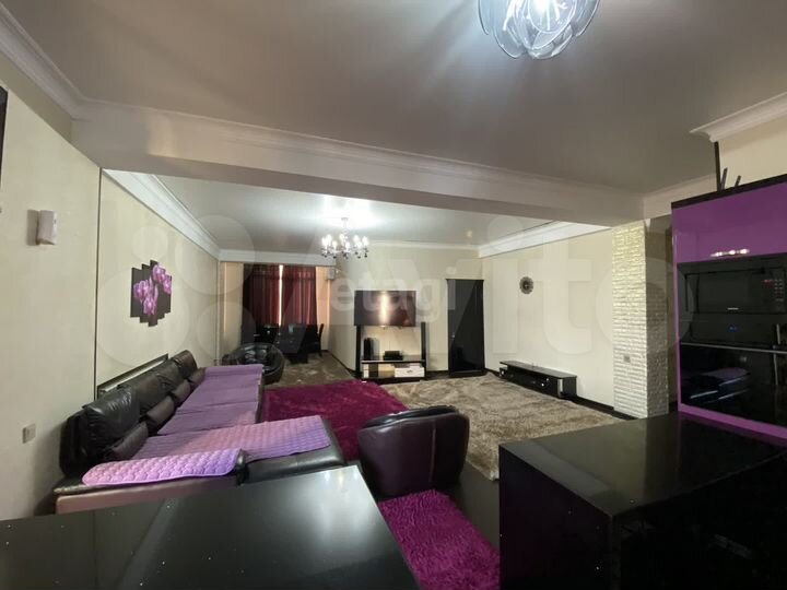 4-к. квартира, 166 м², 3/9 эт.