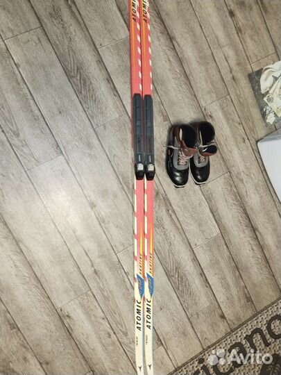 Беговые лыжи atomic