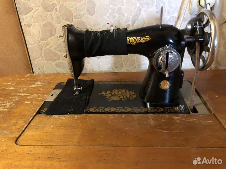 Швейная машина Подольск ножная