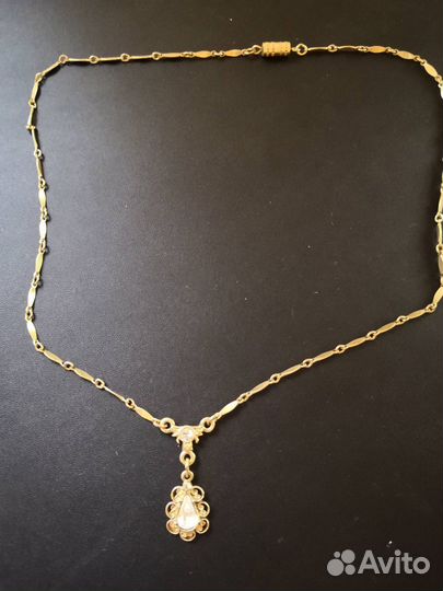 Колье короткое Кулон со стразами бижутерия