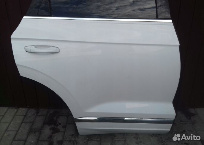 Дверь задняя справа VW touareg 3 краска: LC9A