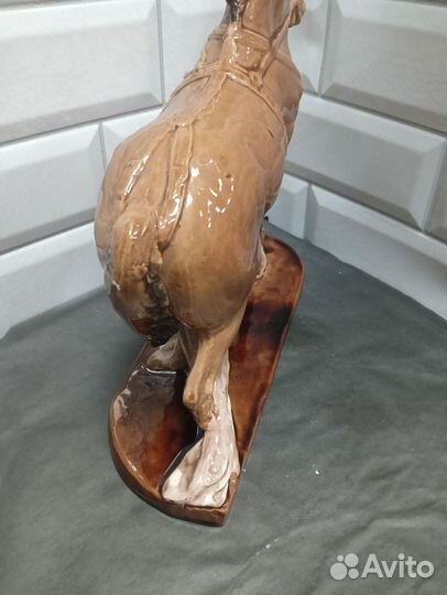 Статуэтка цирковая лошадь гжель керамики