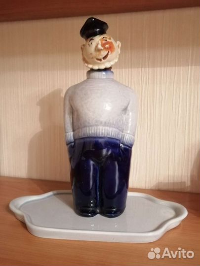 Бутылка фарфоровая для спиртных напитков