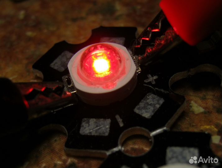 Красный фитодиод 630 нм для выращивания рассады