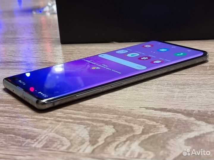 Samsung Galaxy S10+, 8/128 ГБ