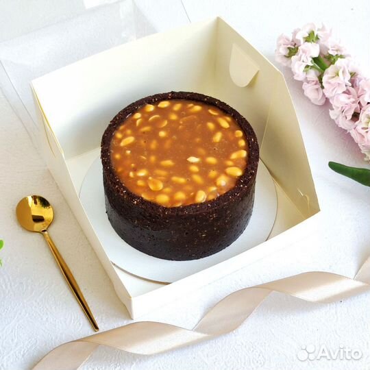 Торт-чизкейк Сникерс на День рождения в подарок