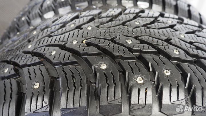 Nokian Tyres Hakkapeliitta 9 SUV 235/55 R20