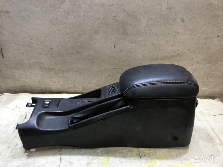 96911AV982 Подлокотник Nissan Primera P12