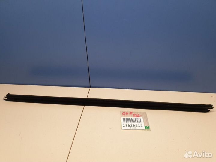 Накладка стекла передней левой двери Mercedes GLC