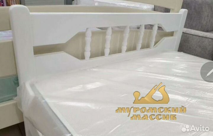 Кровать из массива дерева Крокус