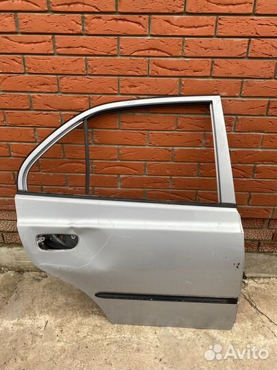 Задняя правая дверь Hyundai Accent