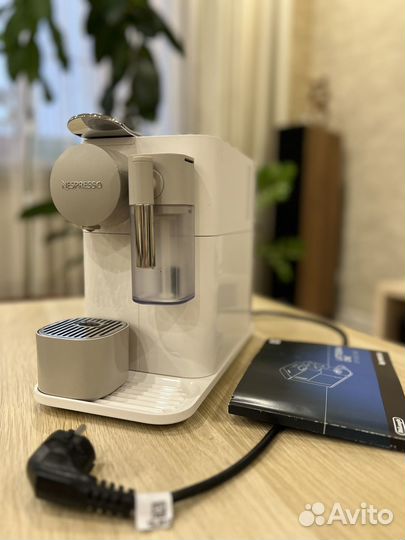 Кофемашина Nespresso Lattissima One