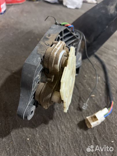 Корпус зеркала шевроле нива