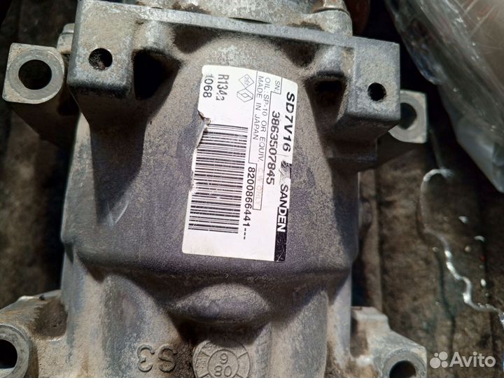 Компрессор кондиционера Renault Logan 1