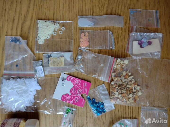 Стразы и материалы для скрапбукинга