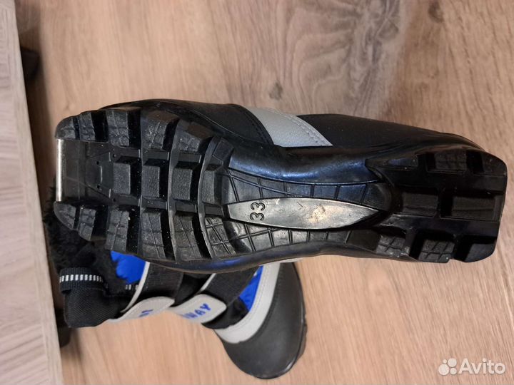 Лыжные ботинки