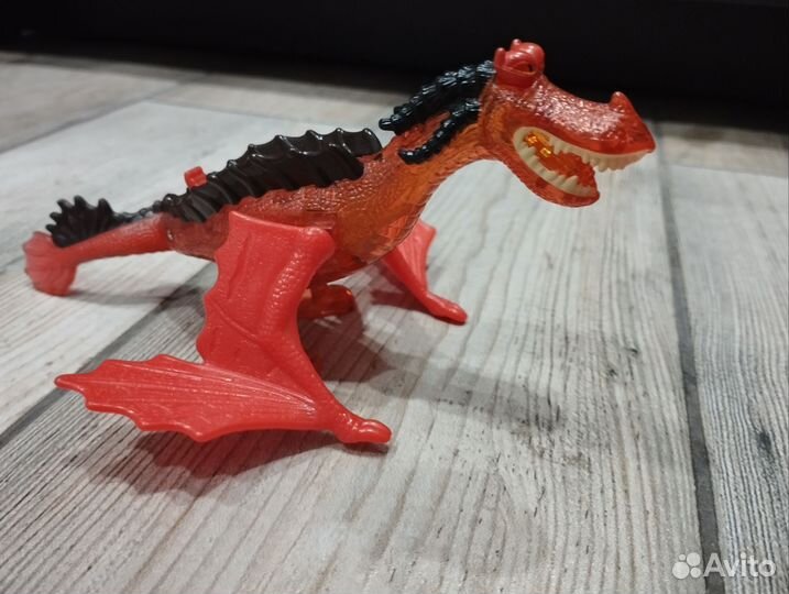 Игрушка Макдональдс дракон Кривоклык