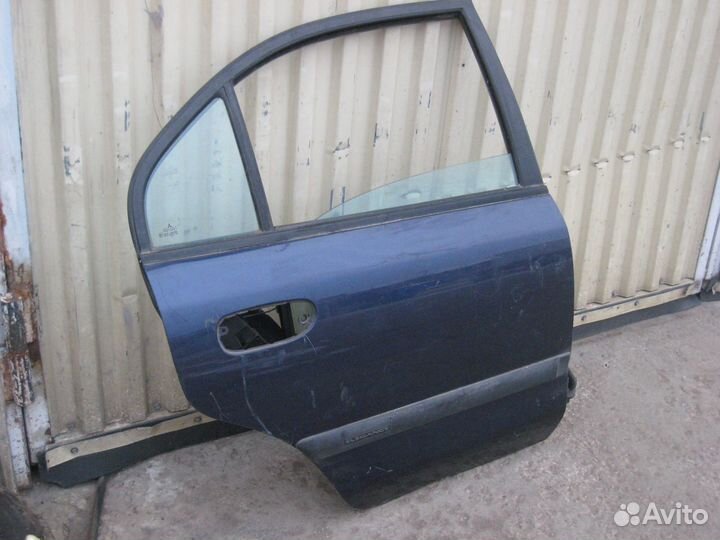Дверь задняя правая Mitsubishi Carisma хэтчбек