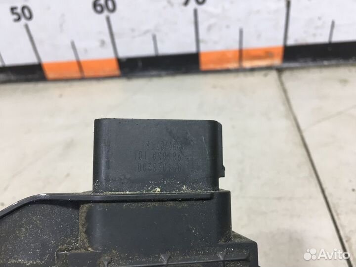 Замок двери задней правой Ford S-MAX 1