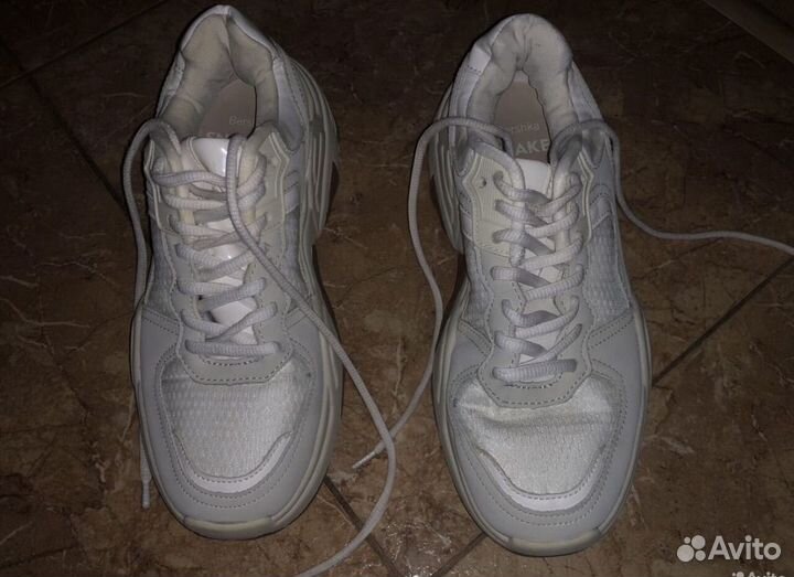 Кроссовки женские Bershka белые