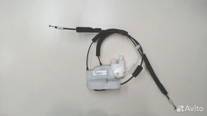 Замок двери Nissan Pathfinder, 2010