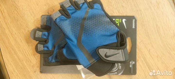 Перчатки Nike размер