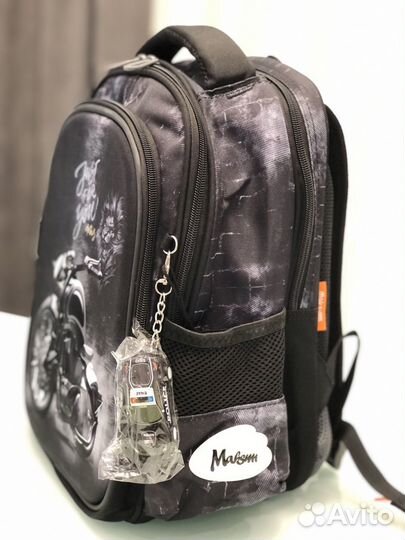 Рюкзак школьный с ортопедической спинкой