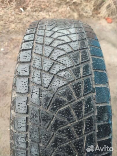 Bridgestone Blizzak DM-V1 215/70 R16